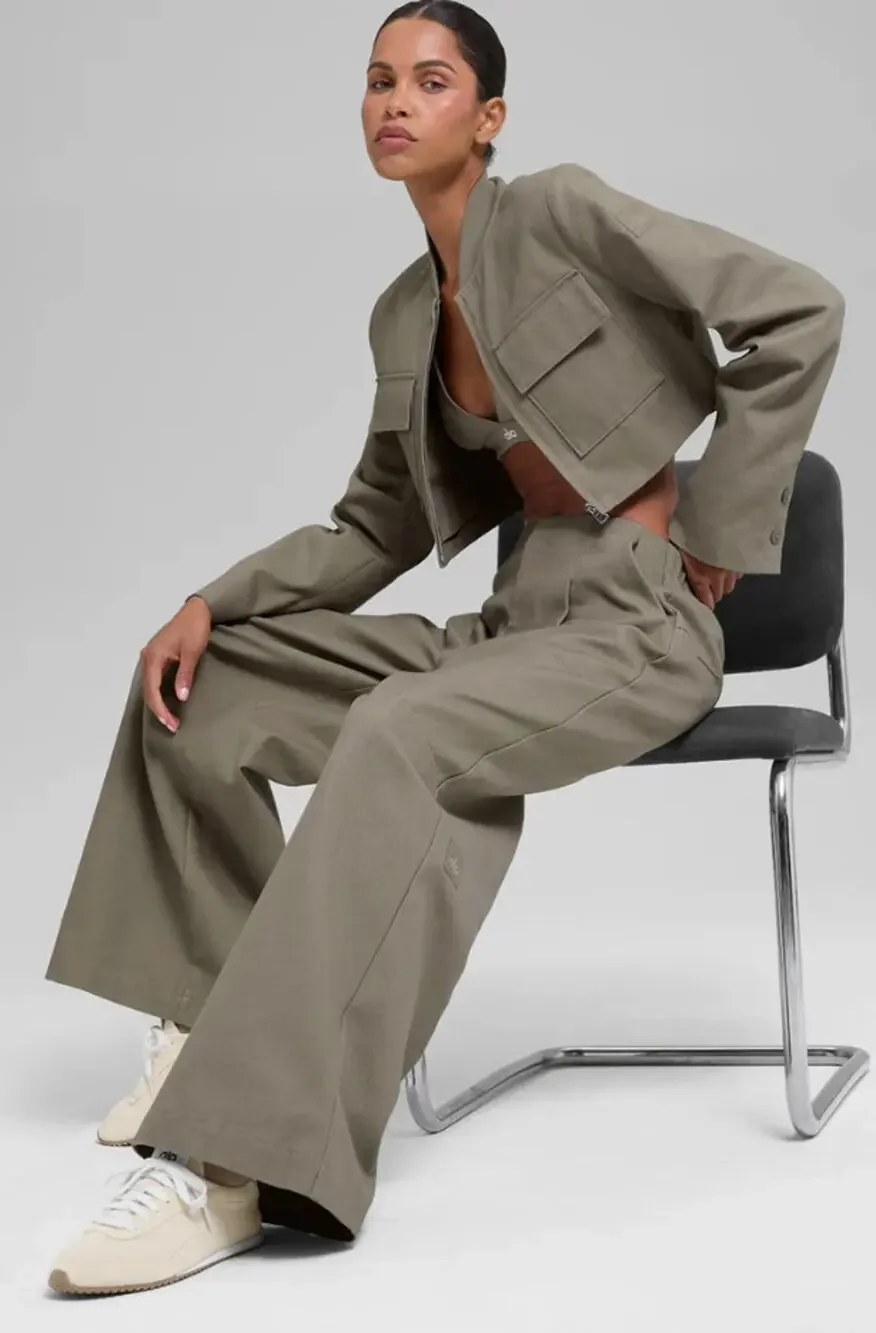 Alo Yoga Pants Small Main Character High Waist Wide Leg Trouser in Light Cocoa